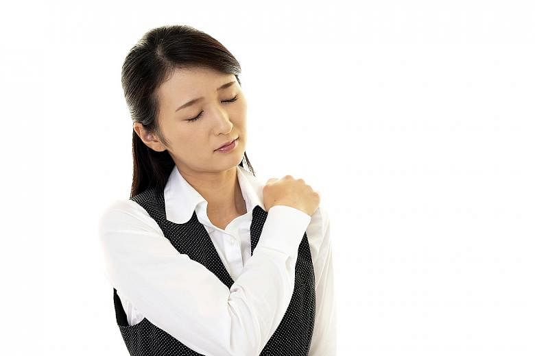 In traditional Chinese medicine, shoulder and thumb pain can be traced to deficiencies in the liver and kidneys. Shoulder pain can also be caused by a lack of "qi" and blood, and poor blood circulation.