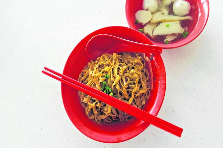 The Thye Hong fishball noodles in Bukit Batok have a mild flavour and there is no MSG in the soup.