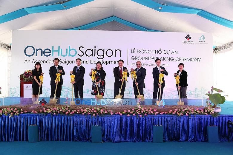 Guest of honour Leow Siu Lin (fourth from left), Singapore's Consul-General in Ho Chi Minh City, at the ground-breaking ceremony for the first phase of the construction of OneHub Saigon.