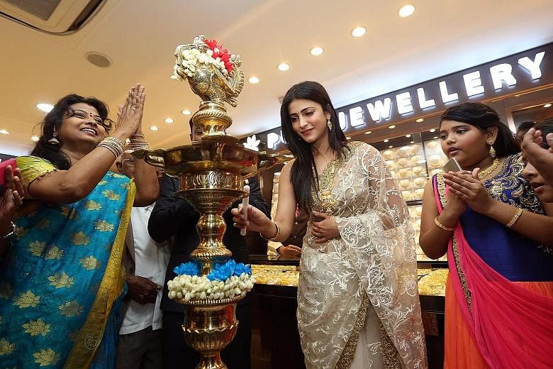 Actress Shruti Haasan (centre) was here for the relaunch of Indian jewellery shop Ishtara.