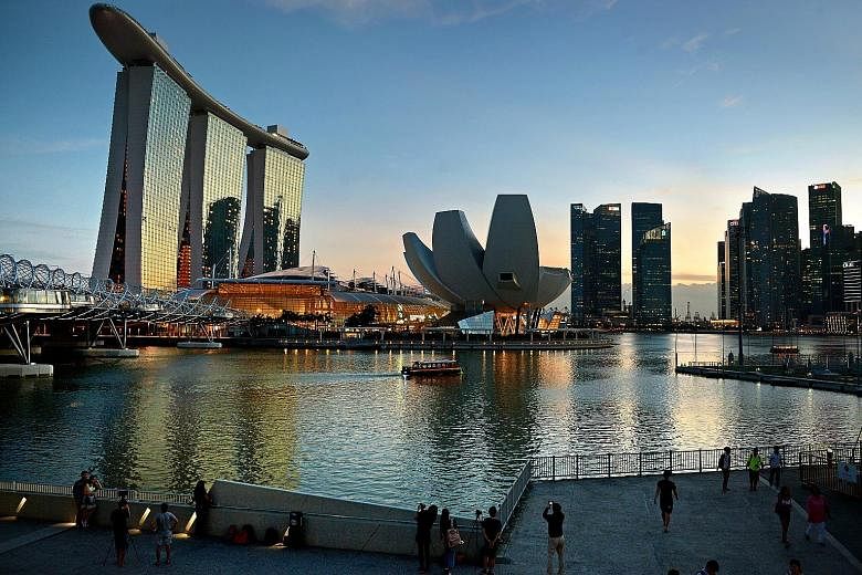 Marina Bay Sands benefits from being able to draw customers from a wide market, and is not reliant on Macau-style junkets for VIP turnover, said an analyst.