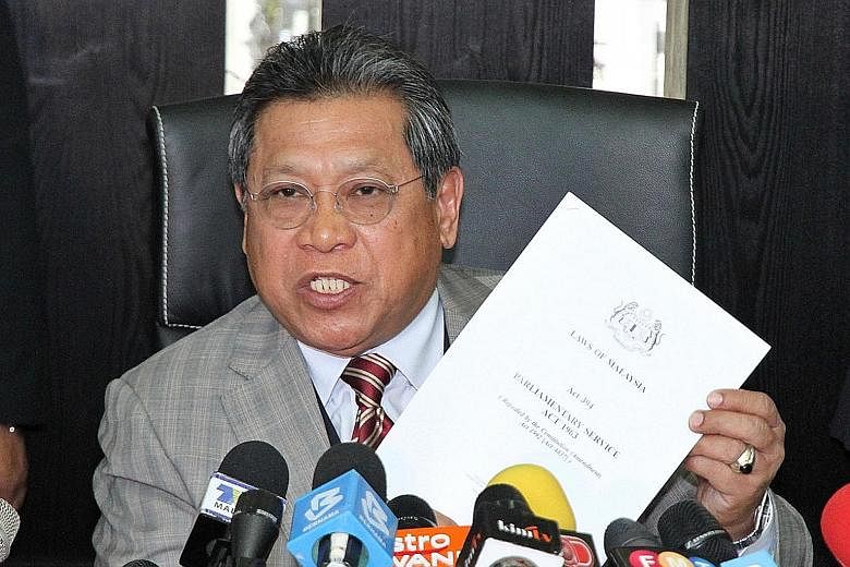 Tan Sri Pandikar Amin Mulia warned that a live debate would breach parliamentary standing orders involving ongoing investigations under a select committee.