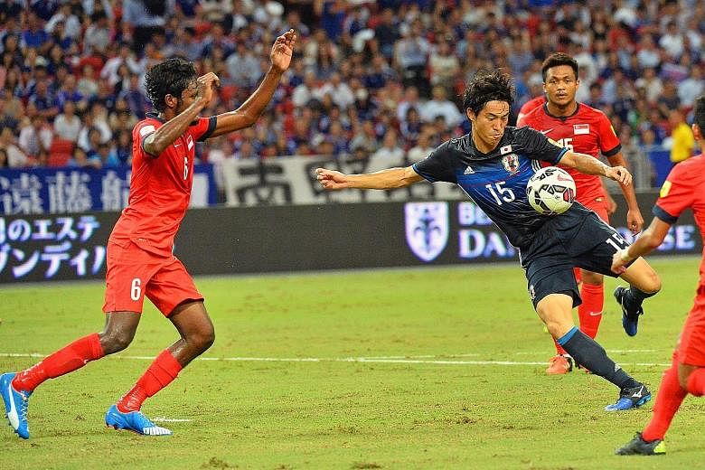 Mu Kanazaki did not miss with this volley to open the scoring for Japan in the game against Singapore last night. While Lions goalkeeper Izwan Mahbud once again displayed the form which he had shown in the June game in Saitama, he could not prevent t