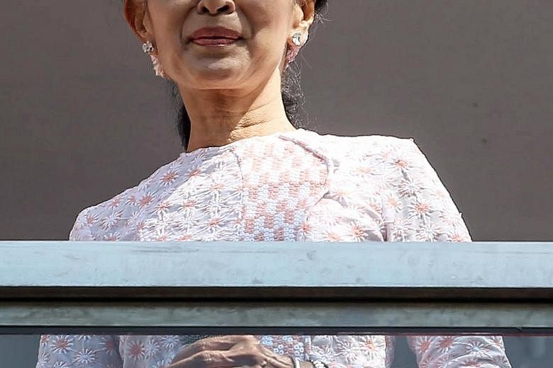 Aung San Suu Kyi has pledged to rule regardless of a junta-era Constitution that bars her from the presidency.