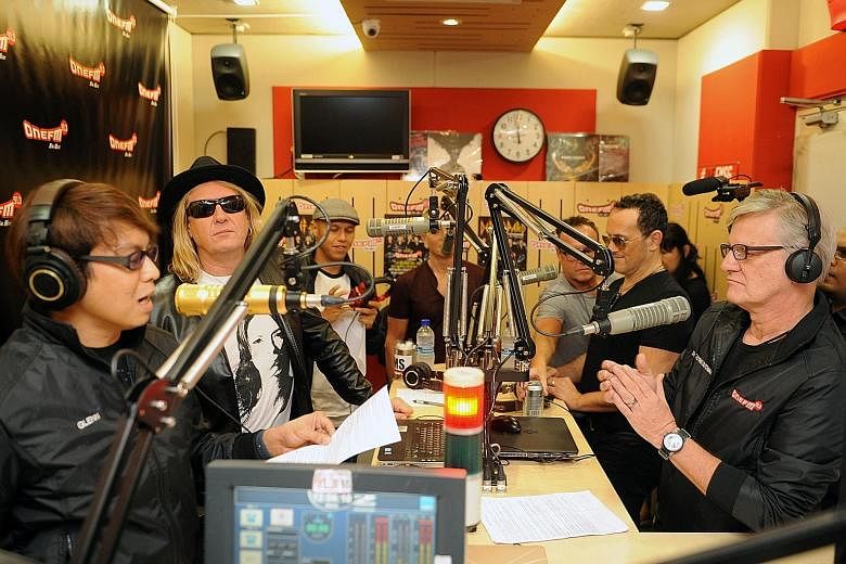 From left: Glenn Ong, Joe Elliott and Andre Hoeden with Vivian Campbell and The Flying Dutchman on the right.