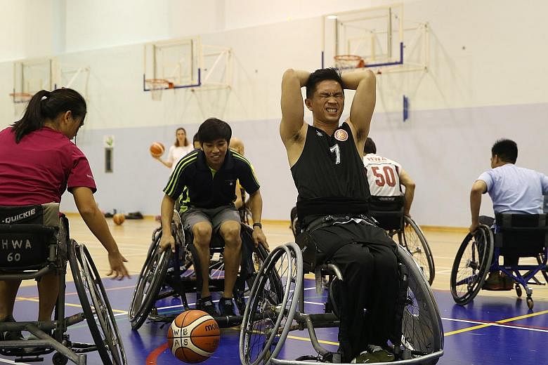 Above: Captain Choo Poh Choon dribbles the ball while he breathes into a cup of water as a form of airway clearance and coordination exercise. Right: Mr Ng Chong Ping practises manoeuvring around Mr Dexter Goh. Turning at high speed to go around or b
