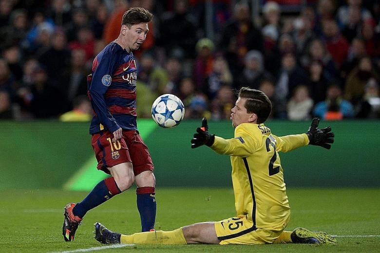 Fit-again Lionel Messi gets the better of Wojciech Szczesny to score as Barcelona put up an attacking masterclass against Roma.