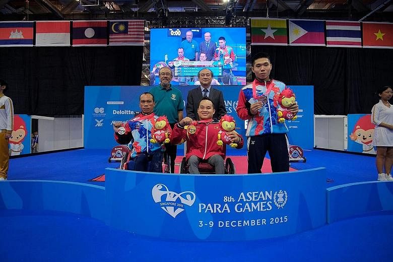 Nguyen Binh An's winning effort of 175kg fell short of his Asian record but was way higher than the lifts by Thais Sukjarern Choochat (150kg) and Pongsao Amorntep (123kg). An wants to change the lives of disabled people.