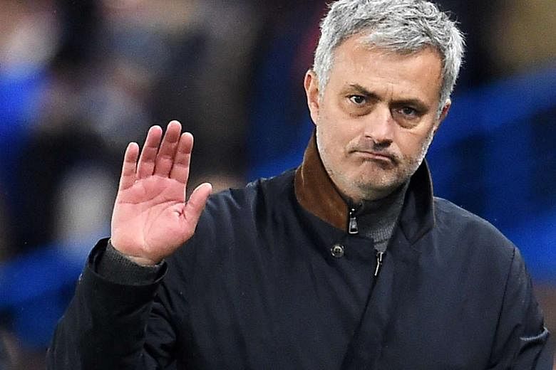 As the season deteriorated, Jose Mourinho even took to describing himself as being betrayed by the players - an alarming situation which then saw the axe fall on him.　