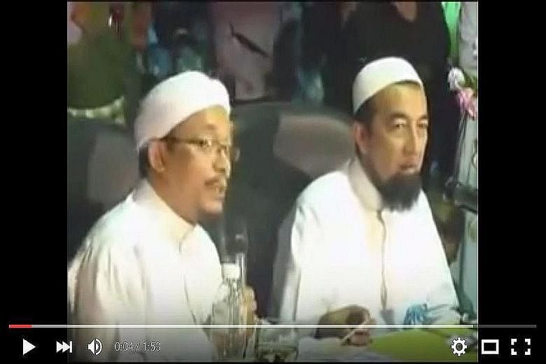Pro-government cleric Kazim Elias (left) appears on mainstream Malaysian TV channels often while lectures by pro-PAS cleric Azhar Idrus (right) can be viewed only on YouTube.