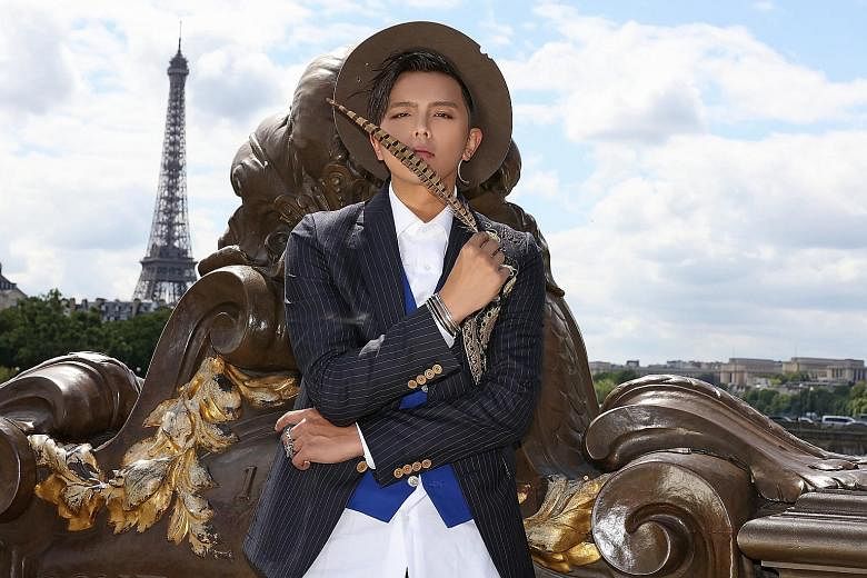 Alien Huang plans to hold a concert in Taiwan and is starring in two movies.