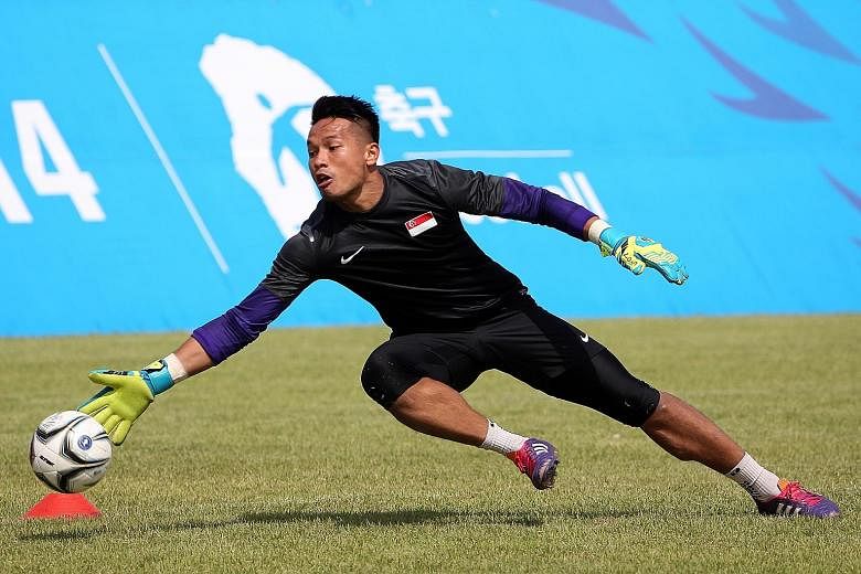 Hassan Sunny is one local player who developed his skills by playing in the S-League. The goalkeeper has done well for the Thai Premier League side Army United. He was named in their team of the year for 2015.