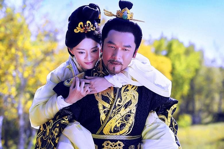 Sun Li plays a consort to King Huiwen of the Qin state (Alex Fong, both above) in Legend Of Mi Yue.