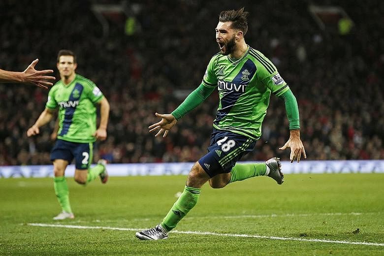 Southampton's new signing Charlie Austin scored after just 8 minutes into his first game for the club.