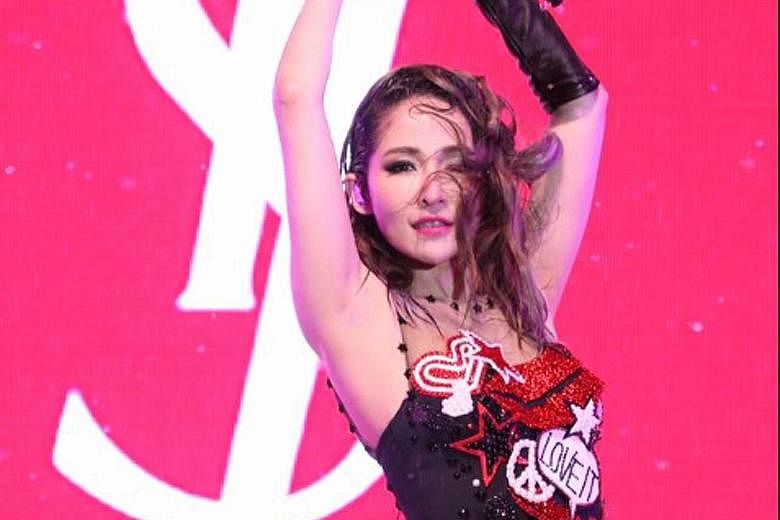 Taiwanese singer Elva Hsiao performing at a fashion event last Friday. She plans toset up her entertainment company and expand her fashion brand to China.