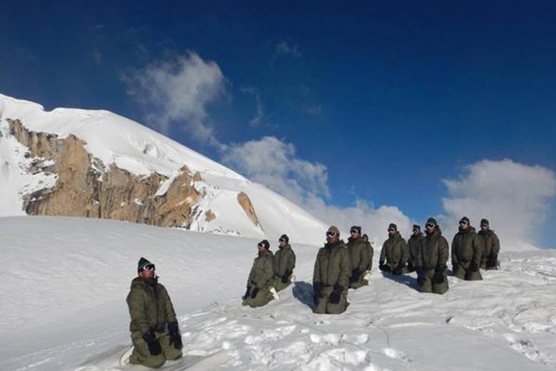 10 soldiers feared dead in Himalayan avalanche: Indian army | The ...