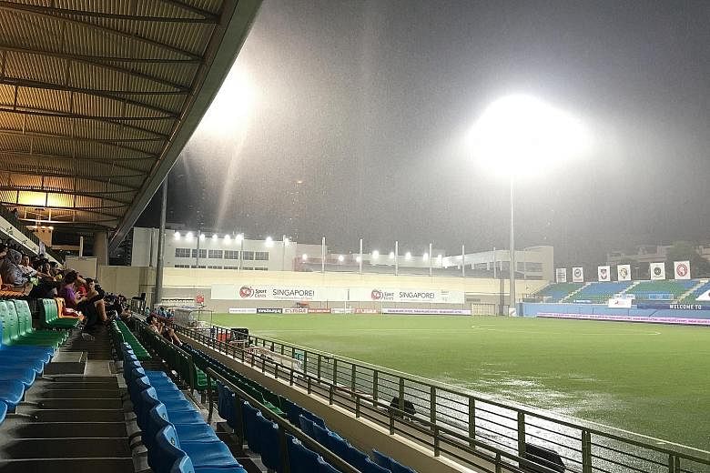 Heavy rain at the Jalan Besar Stadium caused the Warriors-Tampines match to be postponed.