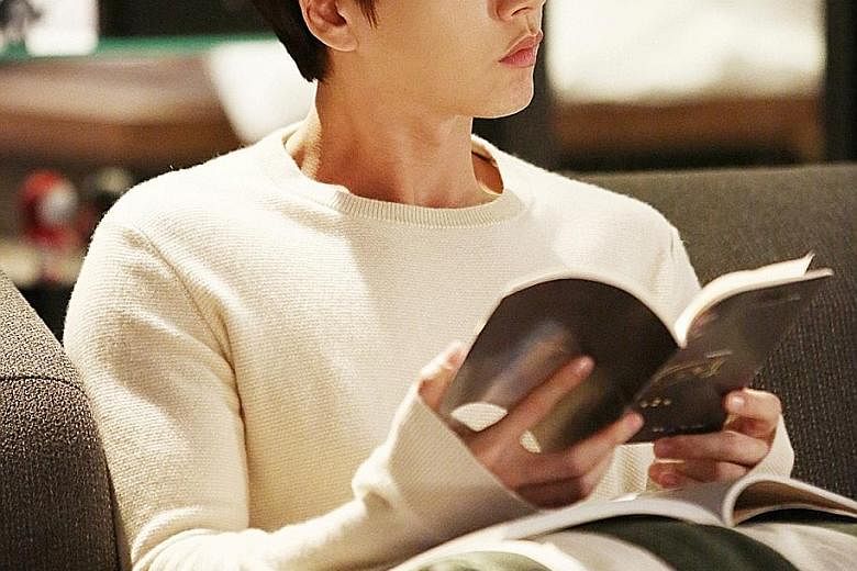 A popular but creepy guy (Park Hae Jin, above) and a girl (Kim Go Eun) who knows his secret make a compelling love story.