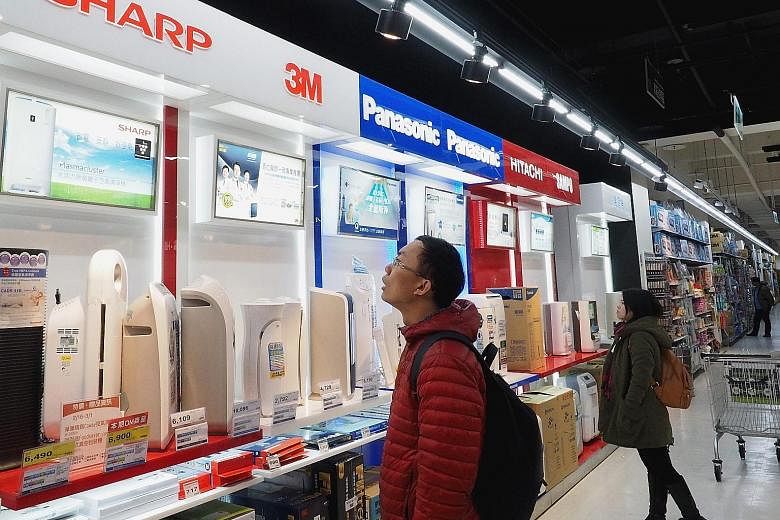 The deal, under which Taiwan's Foxconn would get control of Japan's Sharp by spending 484.3 billion yen (S$6 billion) to buy additional shares, now looks to be in doubt. Foxconn said it was postponing any signing of a definitive agreement due to "new