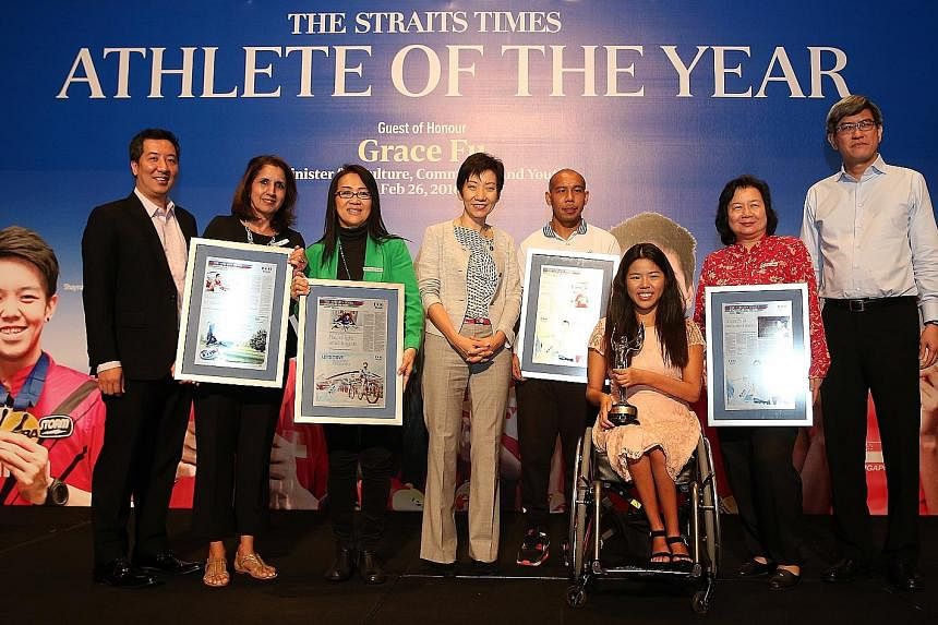 Yip Pin Xiu and Khairul Anwar with the mothers of fellow nominees Shanti Pereira (second from left), Shayna Ng (third from left), Joseph Schooling (second from right), Minister Grace Fu (fourth from left), flanked by ST sports editor Marc Lim and F&N
