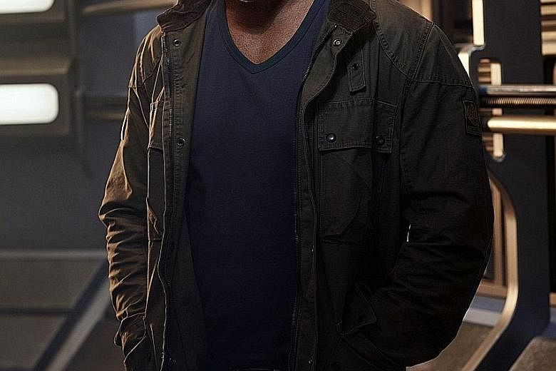 Dominic Purcell plays Heat Wave, an arsonist, in DC's Legends Of Tomorrow.