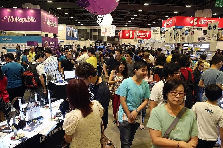 The IT Show, a perennial crowd favourite, is back for its 2016 edition. And the four-day consumer electronics fair, which ends tomorrow, is drawing the crowds. The latest tech gadgets and consumer appliances are up for grabs, and used gadgets can be 