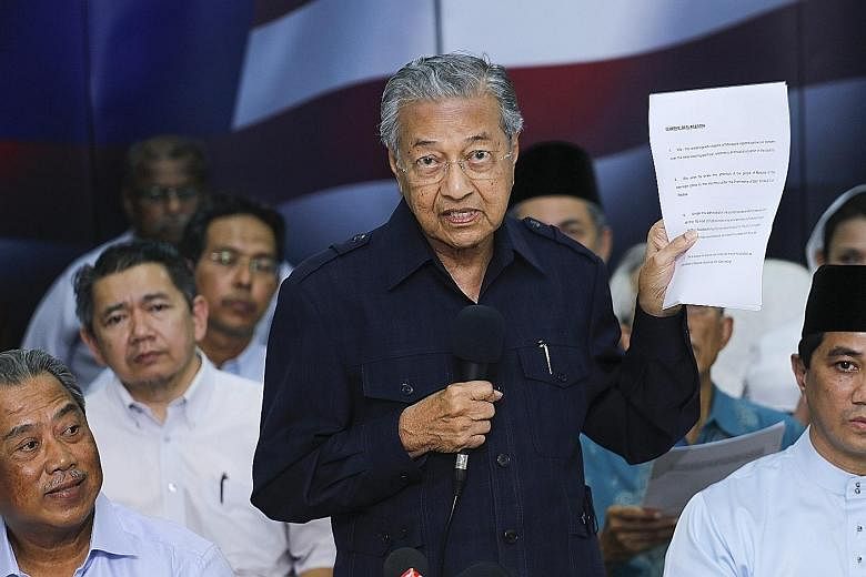 Malaysian Prime Minister Najib Razak (left) yesterday dismissed Dr Mahathir Mohamad's movement, saying the "Citizens' Declaration" did not represent the views of most Malaysians.