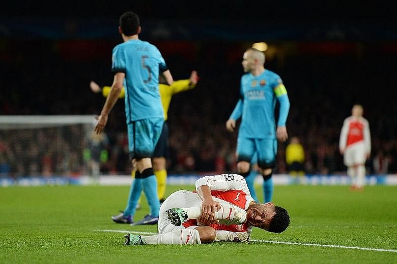 Arsenal will have to do without midfielder Alex-Oxlade Chamberlain, who was injured in the first leg, as they prepare to face holders Barcelona at the Nou Camp. The Catalan side hold a two-goal advantage.