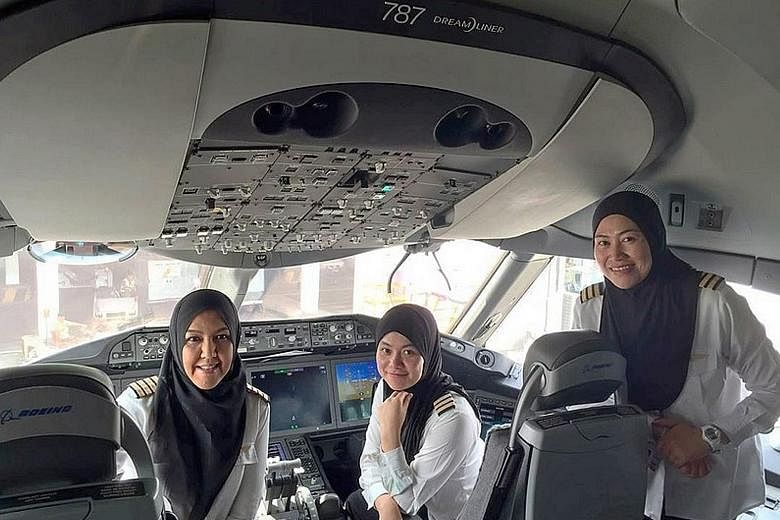 Flight Captain Sharifah, Senior First Officer Nadiah and Senior First Officer Sariana took some time to take a photo to mark the occasion when they would fly a Boeing 787 Dreamliner from Brunei to Jeddah. The flight was made on Feb 23 to mark Brunei'