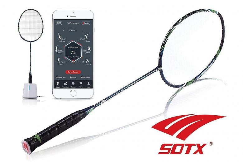 Sotx A9 Smart Racquet package comes with a badminton bag and a charging dock. Just put the racquet's handle inside the dock to charge.