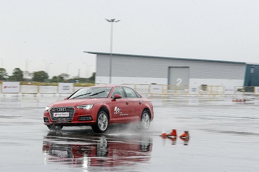 The Audi Sport Driving Experience sets the driver's heart beating like an 18-year-old on his first date.