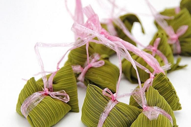 Chemicals from plastic raffia string could melt during cooking and be absorbed by the rice dumplings.
