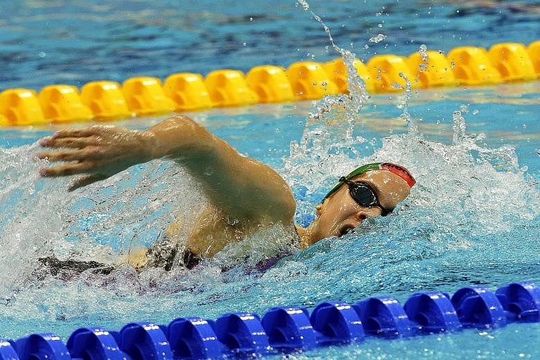 Boglarka Kapas of Hungary on her way to winning the women's 400m freestyle final at the European Aquatics Championships in London on Sunday.