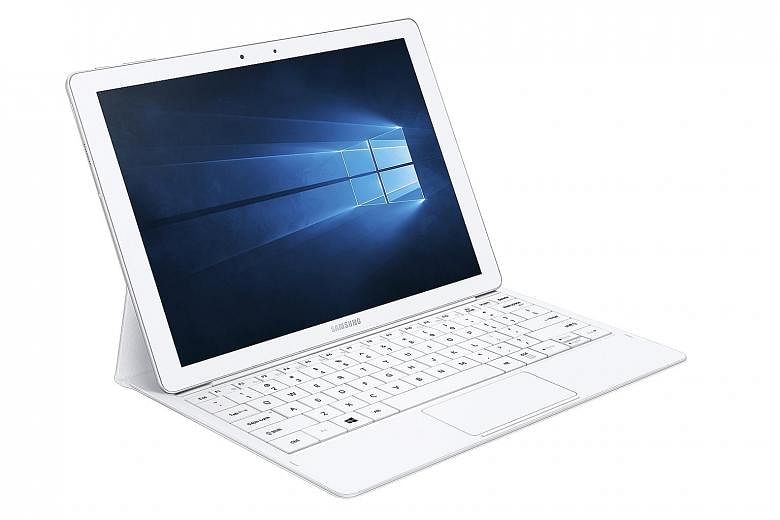 The biggest selling point of the TabPro S is probably its support for 4G LTE Advanced (up to 300Mbps).