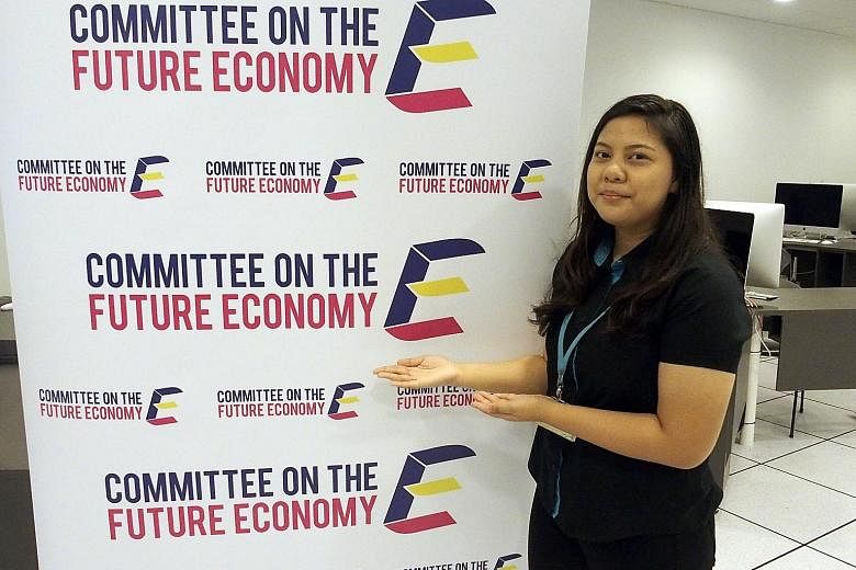 Ms Hazirah said of her logo: "The letter E is made to look like a ladder. This portrays the idea of achieving future excellence and goals at every step we take. It is in 3-D because I feel we have to look at things from different angles."
