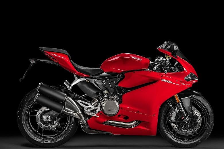 The Ducati 959 Panigale comes with three riding modes: Sport, Race and Wet.