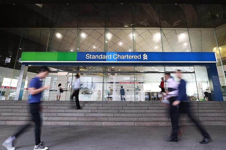 Currently, the flat fee feature allows investors to pay as little as $1 or $2 for relatively small trades, resulting in StanChart being once touted as the most attractive broker in town.