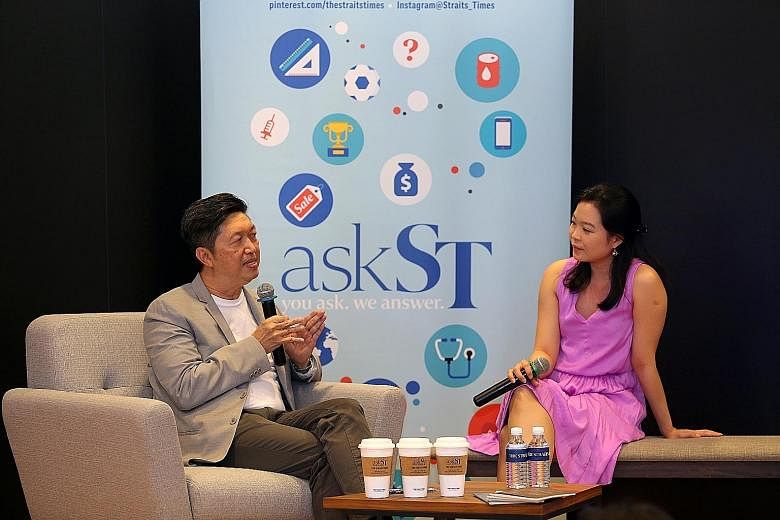 The audience having a good laugh as executive photojournalist Alphonsus Chern gives them a behind-the-scenes look at what he and his colleagues go through to get their exclusives. Food critic Wong Ah Yoke taking the questions in stride as deputy mana