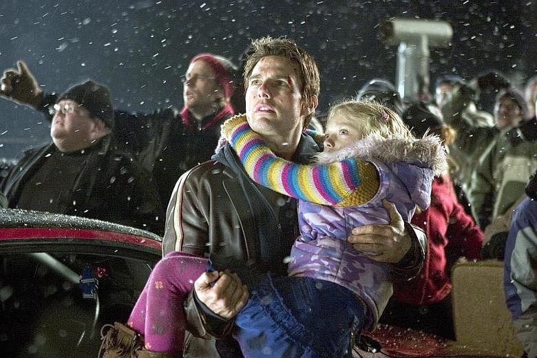 Tom Cruise and Dakota Fanning in the 2005 remake of War Of The Worlds.