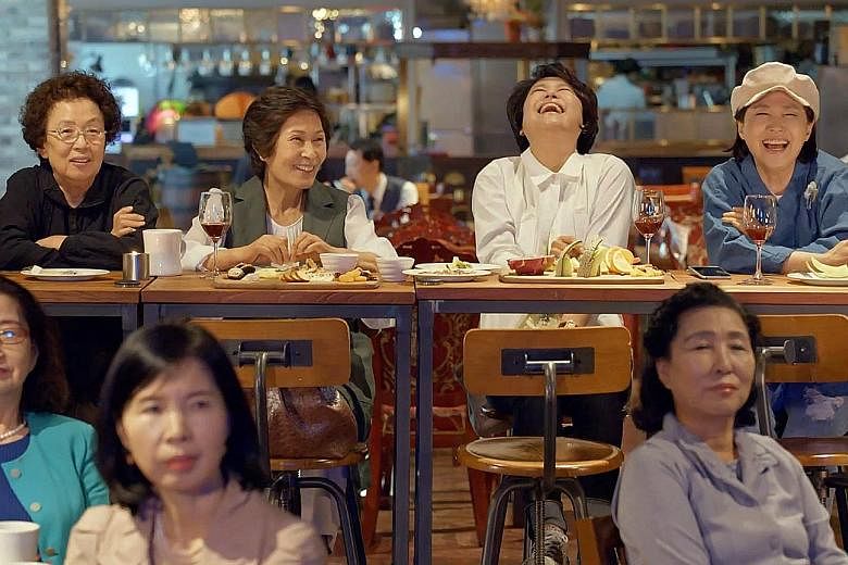 In Dear My Friends, (from left) Na Mun Hee, Kim Hye Ja, Park Won Suk and Ko Doo Sim are a group of old girlfriends.