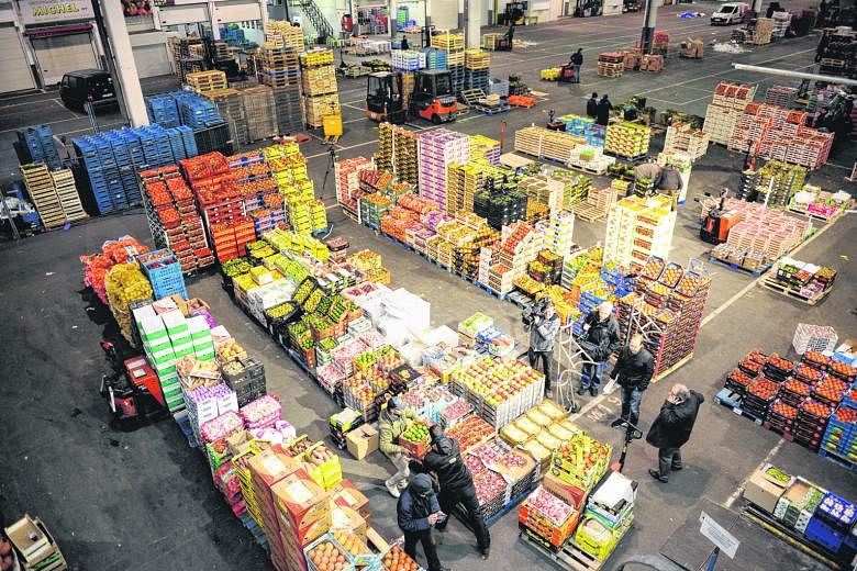 The Dream project collects unsold fruit and vegetables from the markets in Brussels and redistributes it to the poor.