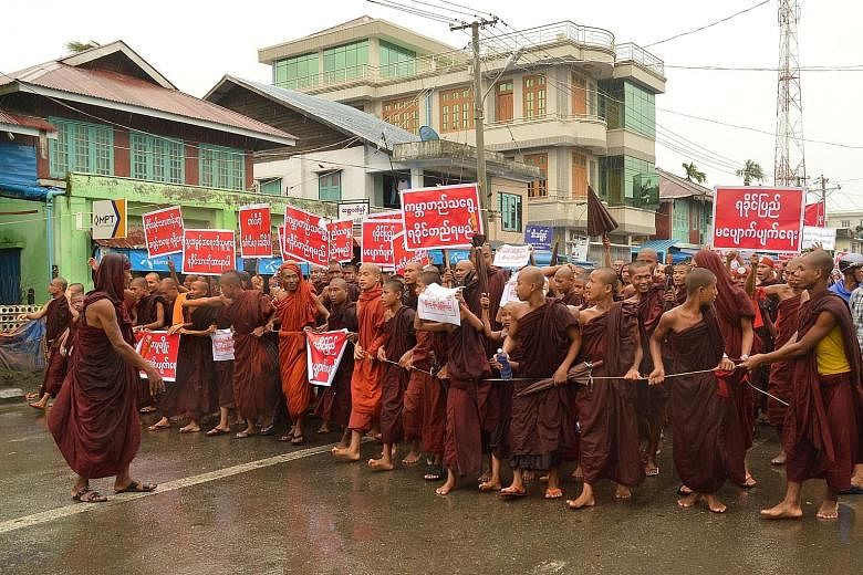 Thousands of Buddhists, including monks, protesting yesterday in Sittwe against the use of the phrase "Muslim communities in Rakhine". Anti-Muslim rhetoric has spiked across Myanmar recently.
