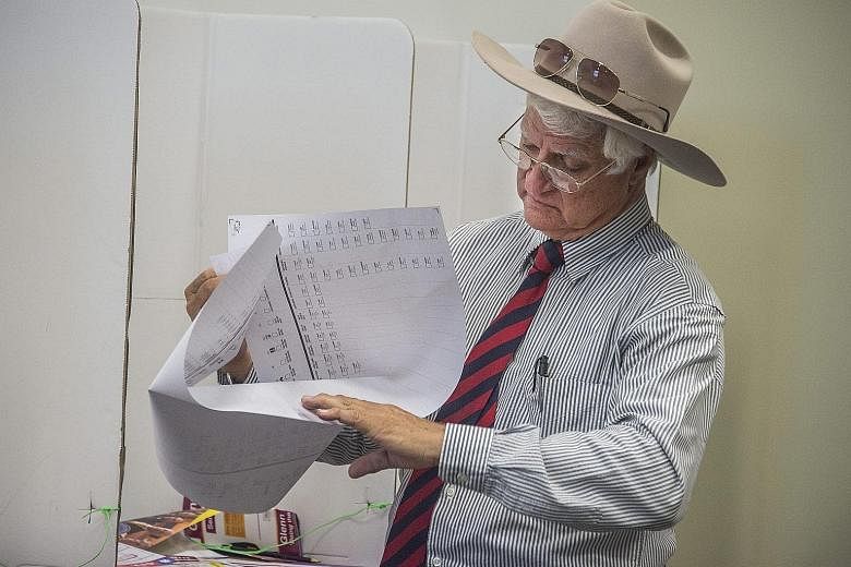 Independents like MP Bob Katter may be needed for a government to be formed.