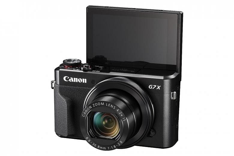The Canon PowerShot G7 X Mark II's touchscreen display can now be tilted down to 45 degrees and flipped up 180 degrees.
