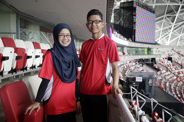 As parade commander, LTC Poon will be in charge of more than 1,400 people from 31 military and civilian contingents. Ms Maslinda and her son Mohamad will be marching as part of the Swiber contingent at this year's NDP.