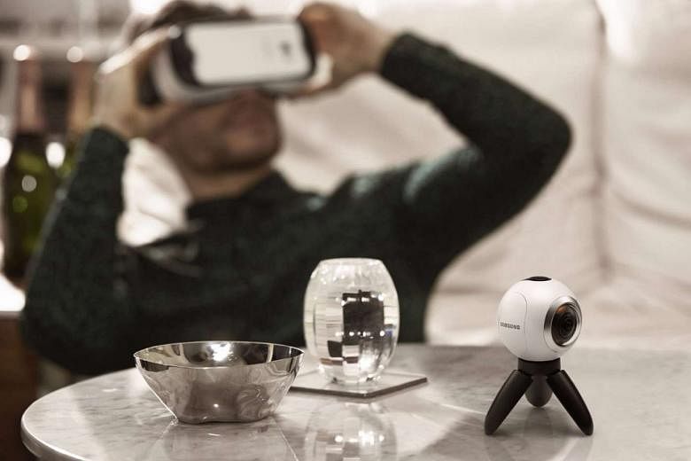The Gear 360 is a logical consequence after Samsung introduced its Gear VR virtual reality headset.