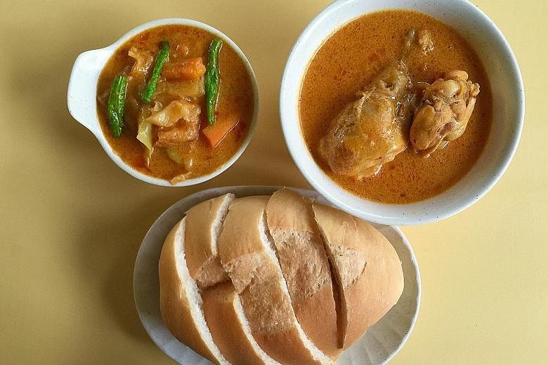 Hai Nan's chicken curry is mildly spicy and the vegetable curry has a natural sweetness.