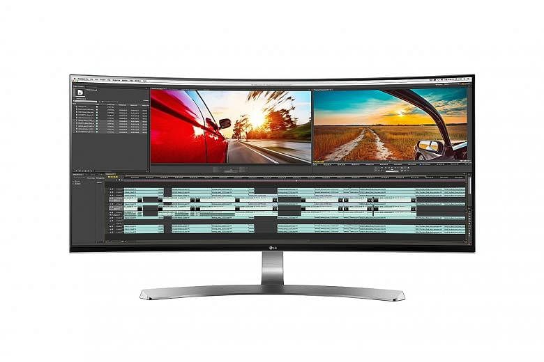 The wider screen of the LG 34UC98 UltraWide monitor offers ample space for multiple documents or windows to be placed side by side.