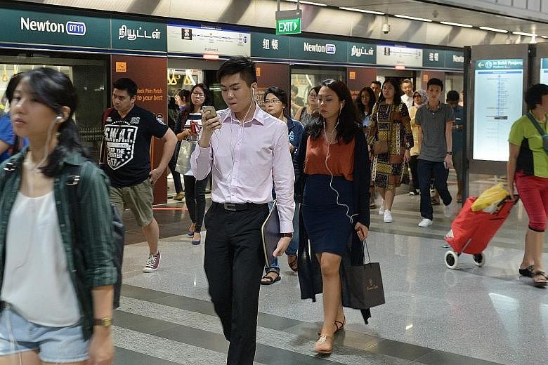 The average daily weekday ridership on the Downtown Line has tripled from 83,000 last October, before its second stage opened, to more than 250,000 in the middle of this month, said the LTA.