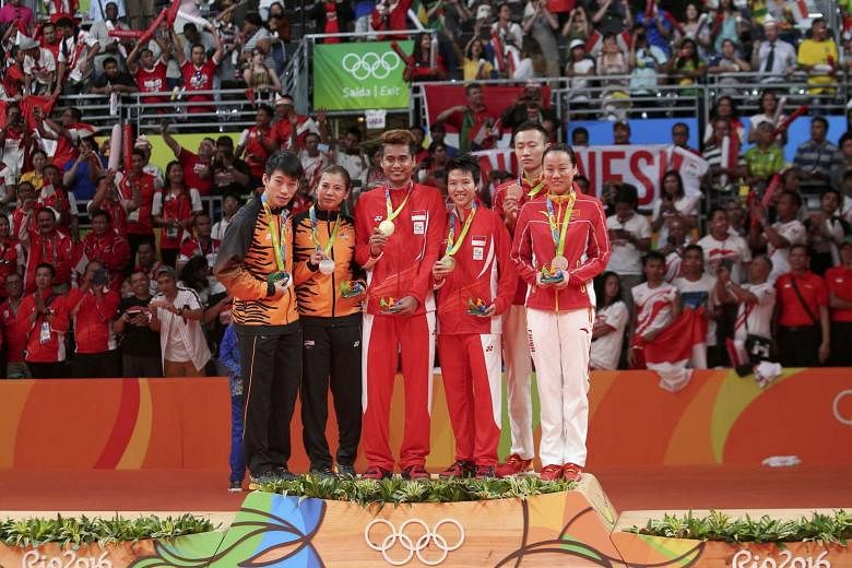 Rio 2016 Olympic Games badminton mixed doubles winners - (from left) silver medallists Chan Peng Soon and Goh Liu Ying of Malaysia; gold medallists Tontowi Ahmad and Liliyana Natsir of Indonesia; and bronze medallists Zhang Nan and Zhao Yunlei of China. 